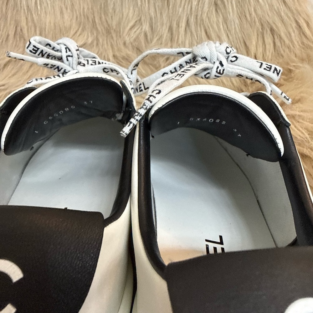CHANEL Black and White Sneakers with Logo Detail - Picture 5 of 5